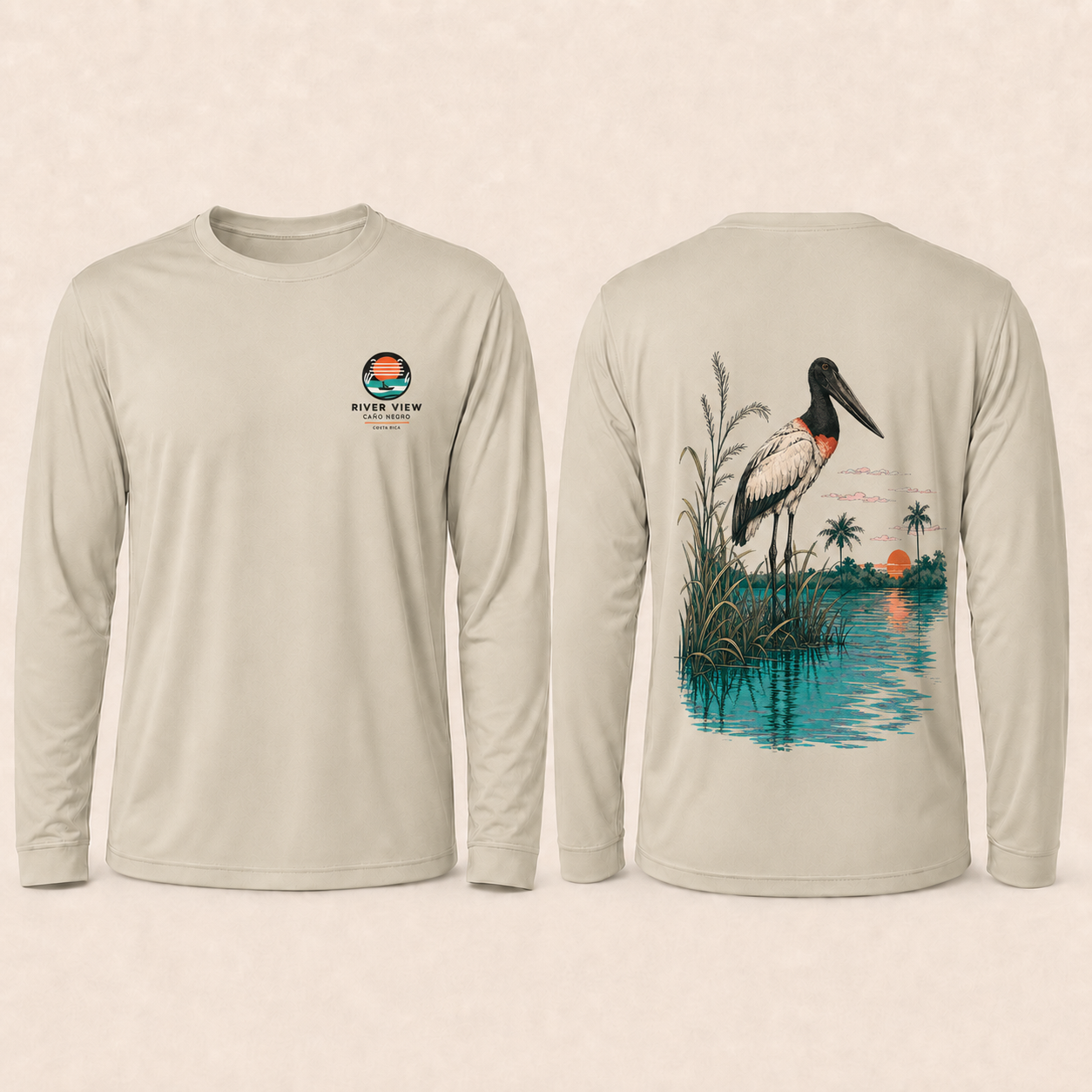 Camisa UV arena River View con logo frontal transparente y arte de jabirú y humedal en la espalda, color Arena